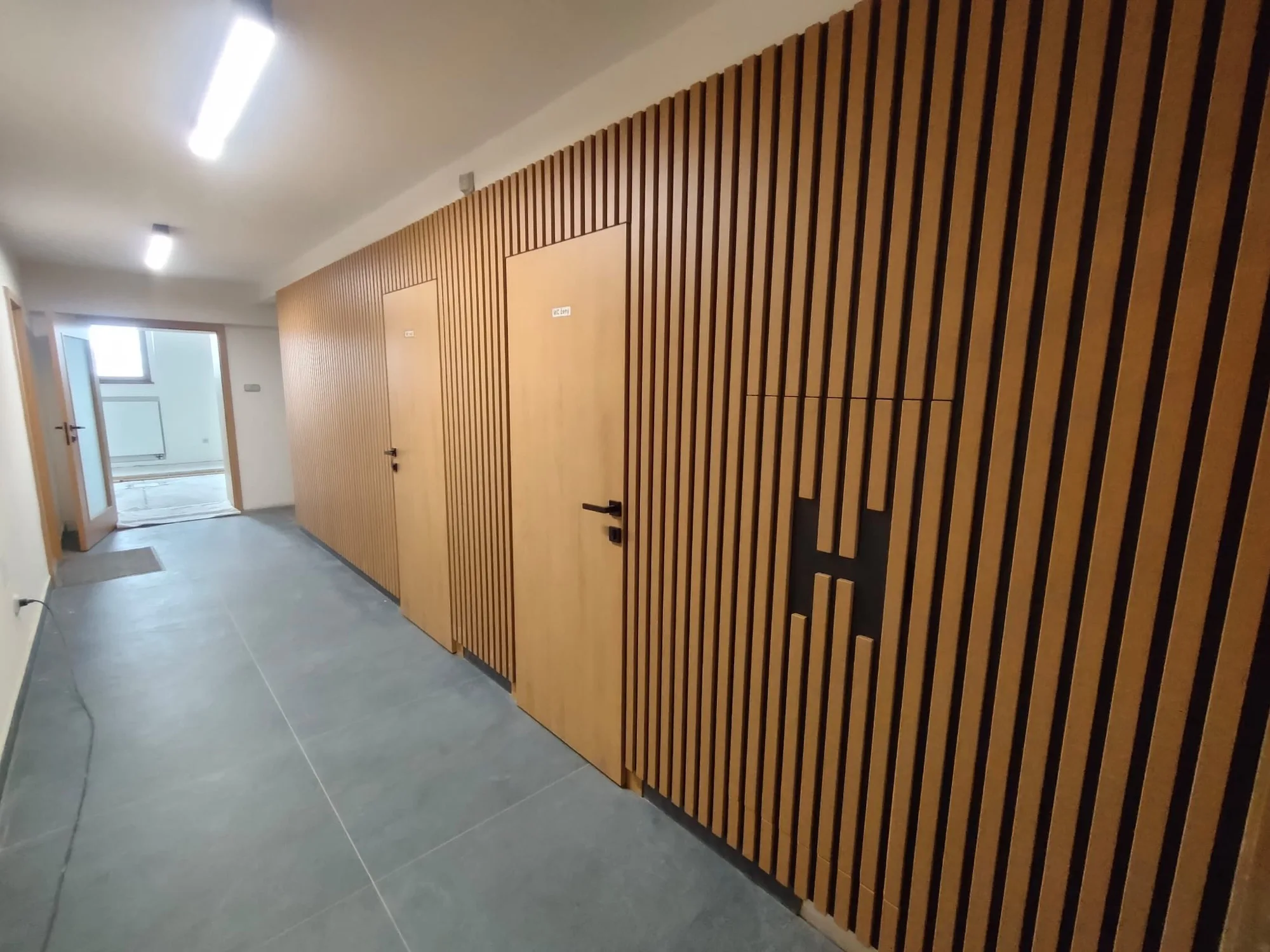 Interiér během stavebních a dokončovacích prací